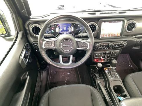 Used 2023 Jeep Wrangler Unlimited Rubicon 4xe w/ Dual Top Group AWD/4WD image 10
