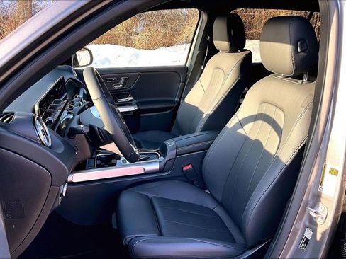 Used 2026 Mercedes-Benz GLB 250 4MATIC image 27