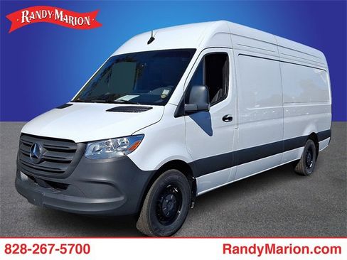 Used 2025 Mercedes-Benz Sprinter 2500 image 1