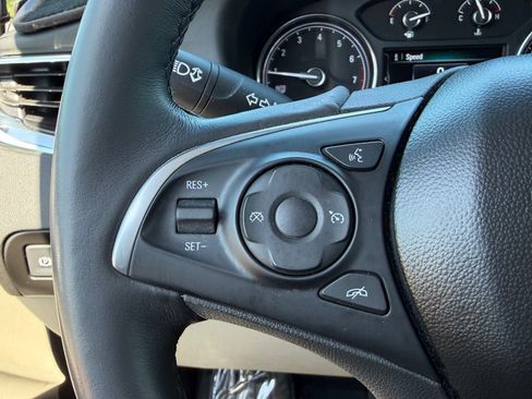 Used 2018 Buick Enclave Essence AWD/4WD image 18