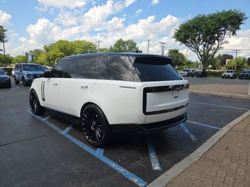 Used 2025 Land Rover Range Rover Long Wheelbase SE AWD/4WD image 4