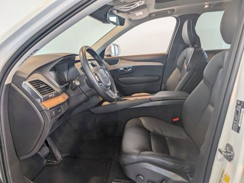 Used 2021 Volvo XC90 T6 Momentum w/ Climate Package image 12