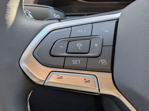 New 2026 Volkswagen Atlas SE image 18