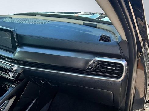 Used 2025 Kia Telluride S image 28