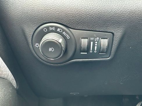 Used 2022 Jeep Compass Latitude AWD/4WD image 29