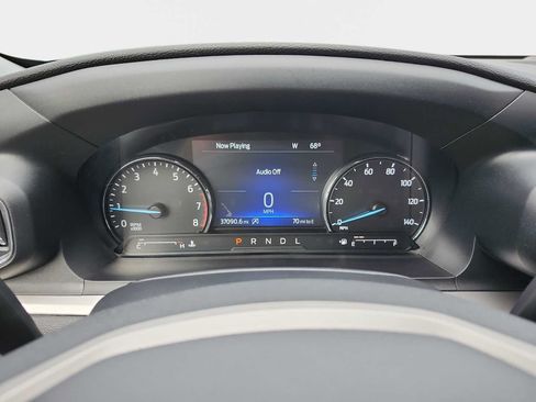 Used 2022 Ford Explorer XLT w/ Equipment Group 202A AWD/4WD image 12