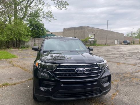 Used 2020 Ford Explorer XLT AWD/4WD image 8