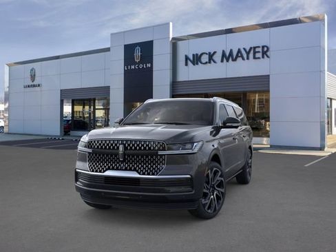 New 2026 Lincoln Navigator L Reserve AWD/4WD image 2