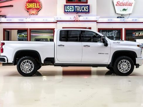 Used 2023 Chevrolet Silverado 2500 High Country w/ Z71 Off-Road Package image 10