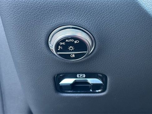 Used 2024 Mercedes-Benz GLC 43 AMG 4MATIC image 34