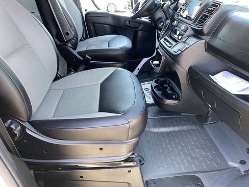 Used 2025 RAM ProMaster 3500 w/ Convenience Group FWD image 10