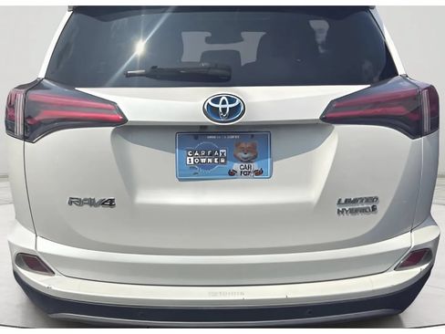 Used 2018 Toyota RAV4 Limited w/ Advanced Technology Package AWD/4WD image 5