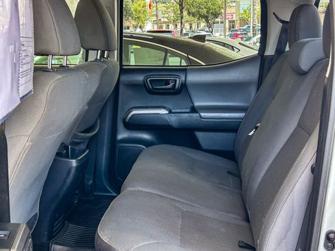 Used 2017 Toyota Tacoma SR5 RWD image 18
