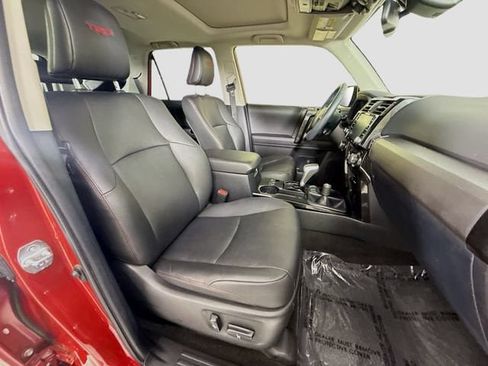 Certified 2020 Toyota 4Runner TRD Off-Road Premium w/ Moonroof Package AWD/4WD image 31