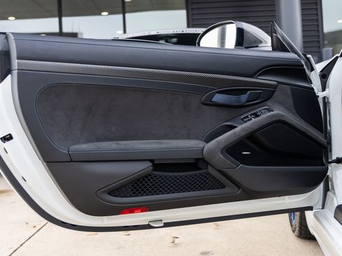 Used 2025 Porsche 718 Cayman GT4 RS image 29