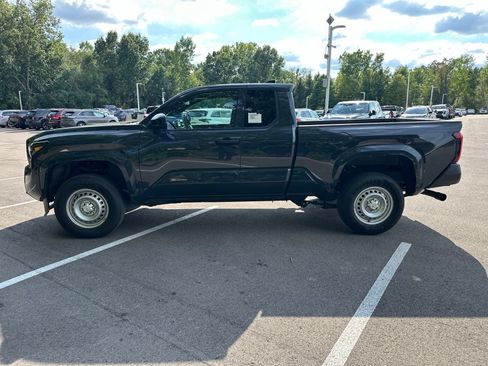 Used 2025 Toyota Tacoma SR AWD/4WD image 11