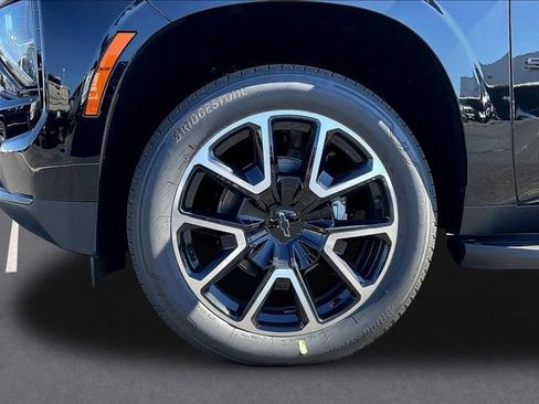 New 2026 Chevrolet Suburban RST w/ Comfort Package AWD/4WD image 16