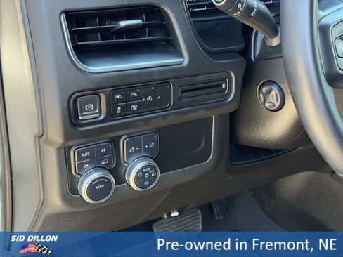 Used 2023 GMC Yukon XL SLT w/ SLT Premium Package AWD/4WD image 14