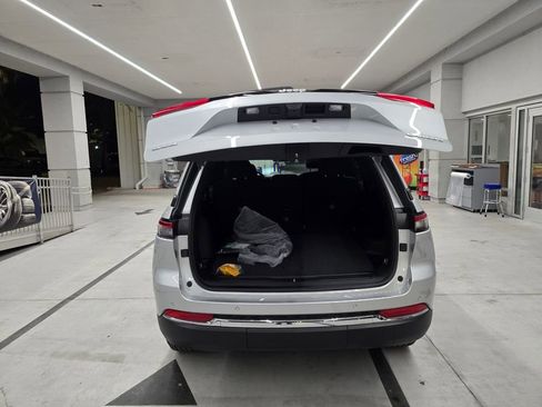 New 2025 Jeep Grand Cherokee Laredo X w/ Luxury Tech Group I image 34