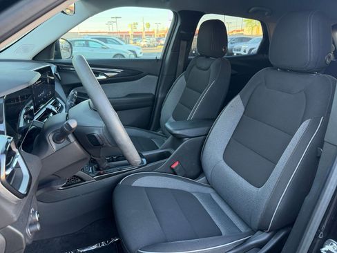 Used 2025 Chevrolet TrailBlazer LT image 35