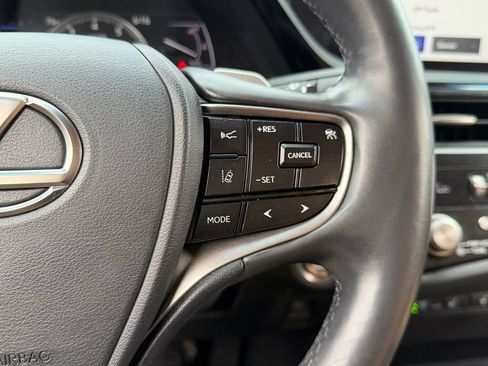 Used 2023 Lexus ES 350 w/ Premium Package FWD image 18