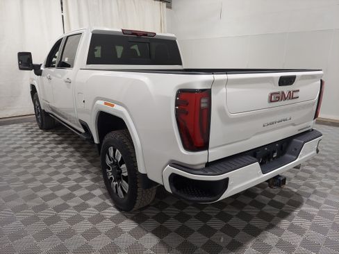 Used 2024 GMC Sierra 2500 Denali w/ Denali Reserve Package AWD/4WD image 2