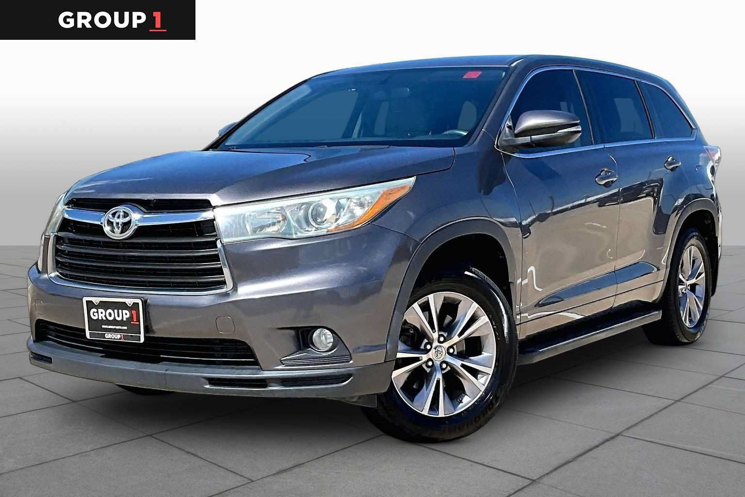 Used 2015 Toyota Highlander Plus FWD image 1
