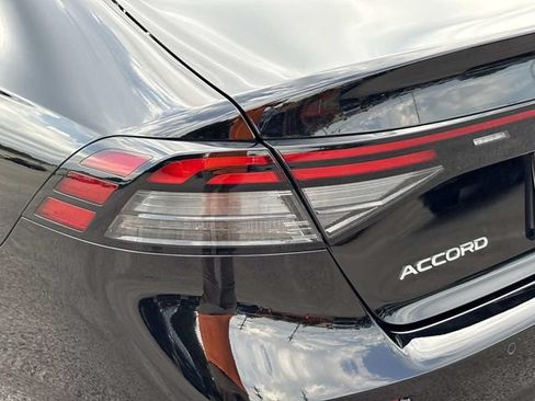 Used 2025 Honda Accord Touring image 11