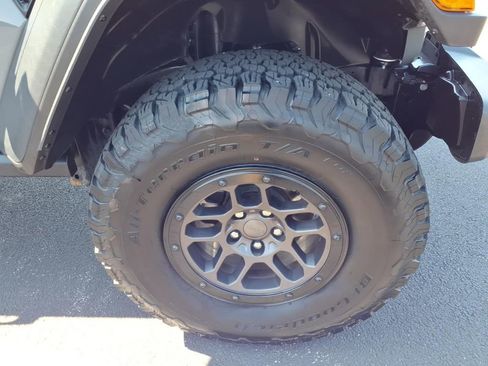 Used 2023 Jeep Wrangler Unlimited Sport AWD/4WD image 19