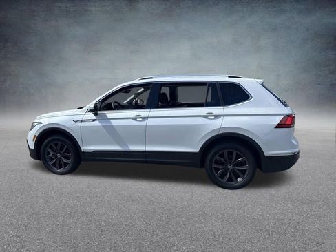 Used 2023 Volkswagen Tiguan SE image 12