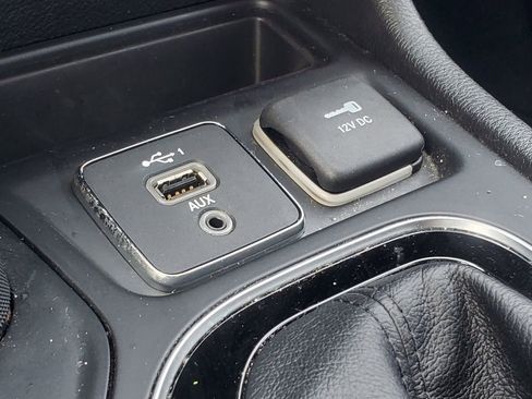 Used 2020 Jeep Cherokee Limited AWD/4WD image 21