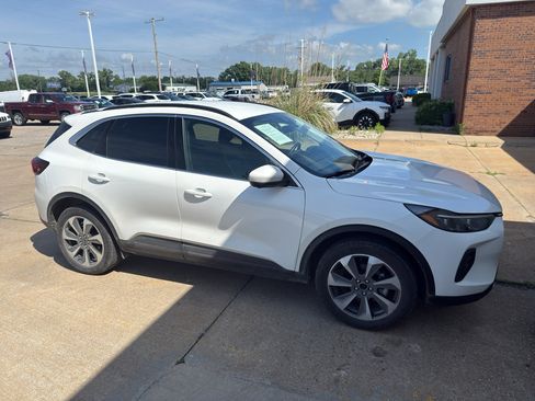 Used 2024 Ford Escape Platinum AWD/4WD image 4