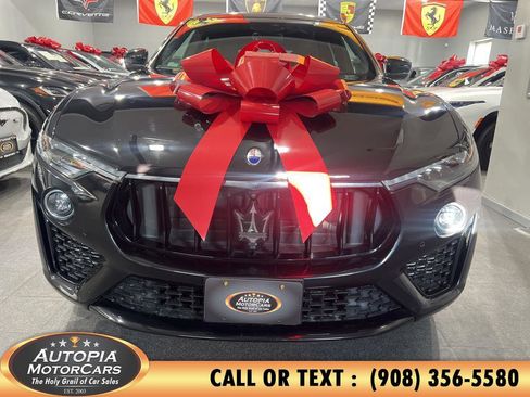 Used 2019 Maserati Levante GranSport image 8