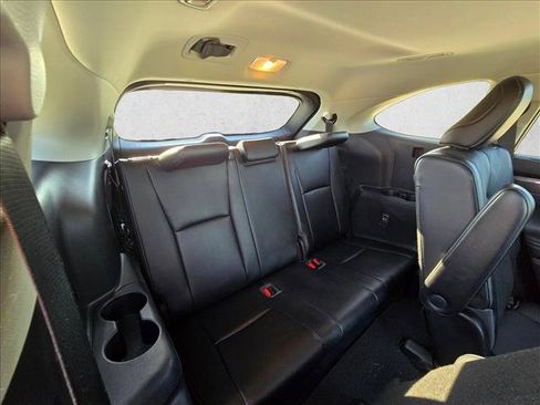 Used 2022 Toyota Highlander Platinum FWD image 18