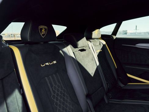 Used 2024 Lamborghini Urus Performante image 44