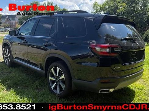 Used 2025 Honda Pilot Elite image 7