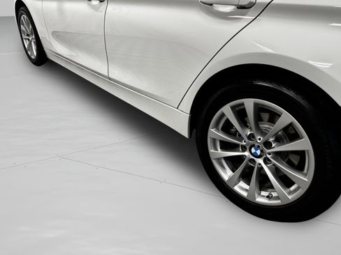 Used 2017 BMW 320i Sedan image 37