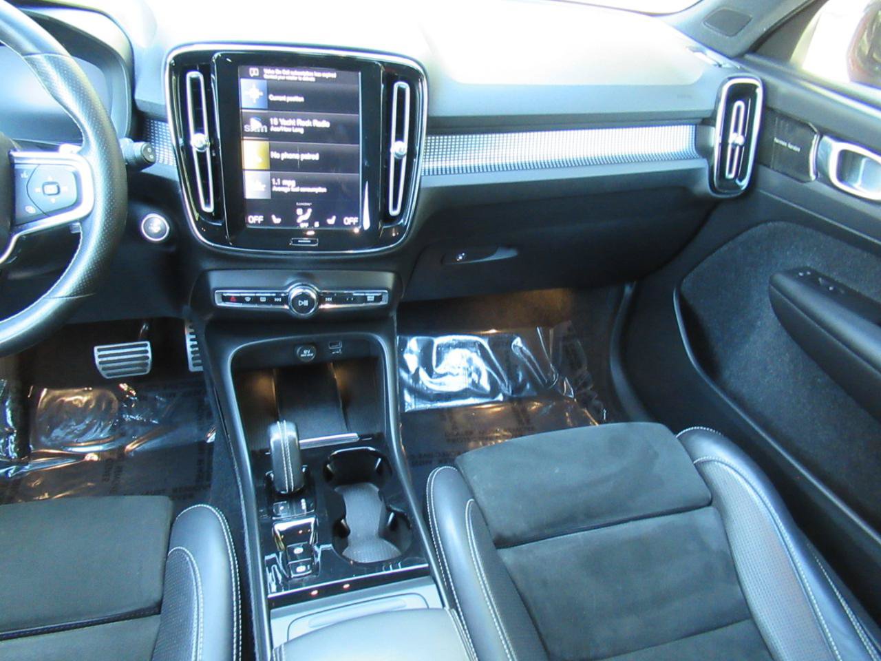 Used 2019 Volvo XC40 T5 R-Design AWD/4WD image 15