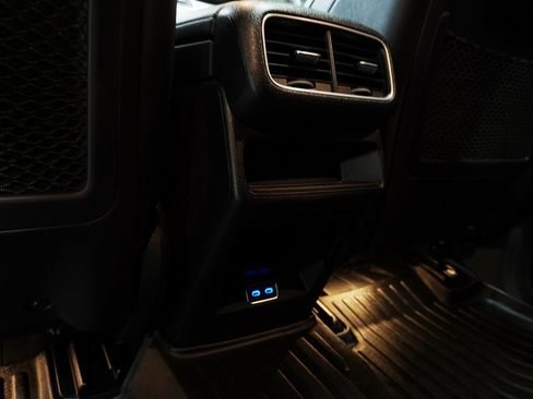 Used 2024 Mercedes-Benz GLE 450 4MATIC image 16