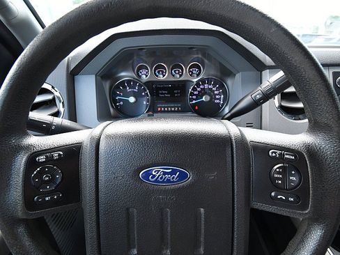 Used 2015 Ford F250 XLT w/ XLT Premium Package AWD/4WD image 16