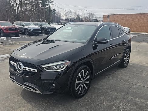 Used 2021 Mercedes-Benz GLA 250 GLA 250 image 3
