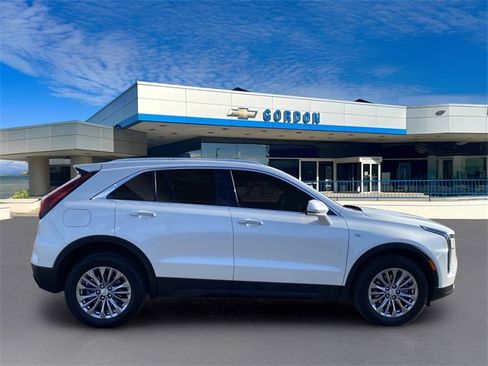 Used 2024 Cadillac XT4 Premium Luxury w/ Cold Weather Package image 5