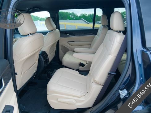 Used 2023 Jeep Grand Cherokee L Limited AWD/4WD image 12