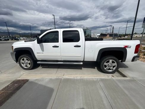 Used 2013 Chevrolet Silverado 2500 LT w/ Interior Plus Package AWD/4WD image 5