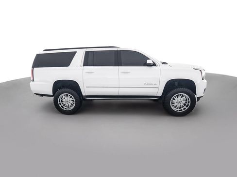 Used 2018 GMC Yukon XL SLT w/ Premium Edition AWD/4WD image 4