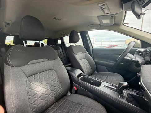 Used 2025 Nissan Kicks SV AWD/4WD image 11