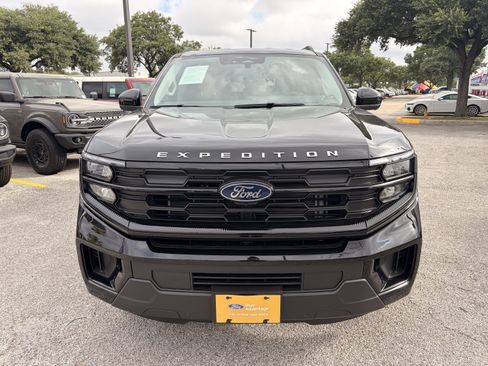 Certified 2025 Ford Expedition Active RWD image 3
