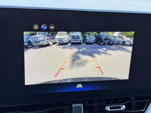 Used 2026 Chevrolet Equinox LT FWD image 5