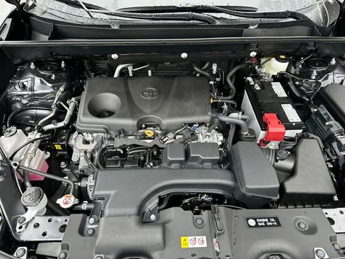 Certified 2025 Toyota RAV4 LE image 28