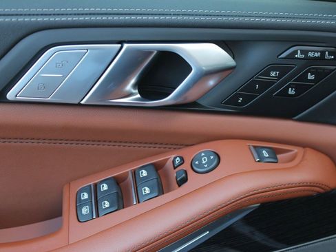 New 2026 BMW X7 M60i image 13